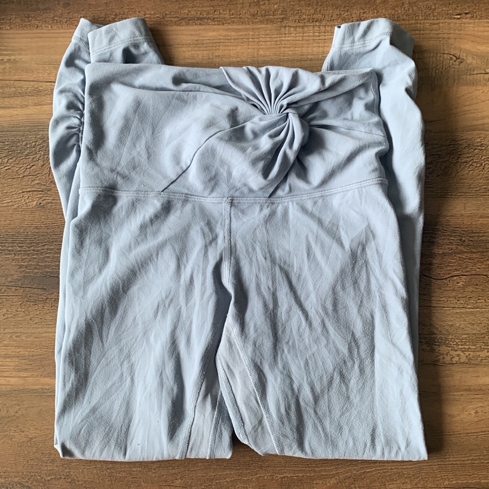 Lululemon Align Twist Waist Leggings 2 - Picture 3 of 9